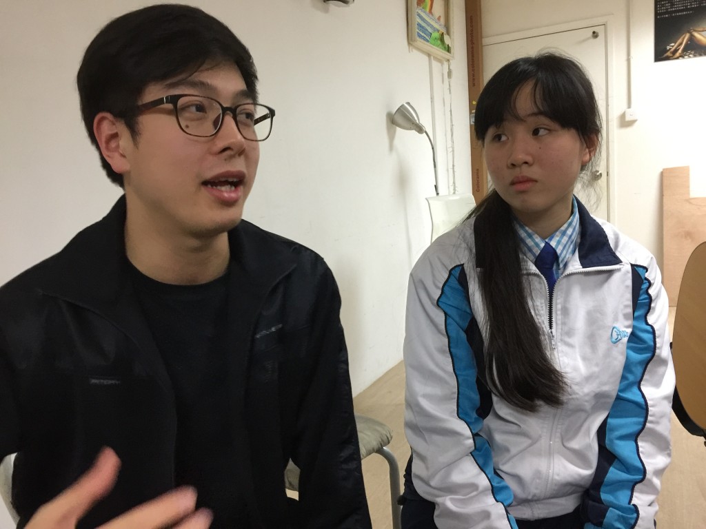 兩位創作演員：(左)鄭子諾、(右)吳如婷