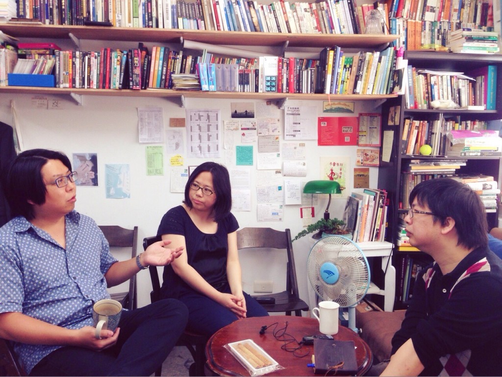 劇團創辦人兼駐團導演廖俊凱(左)及劇團製作人曾瑞蘭