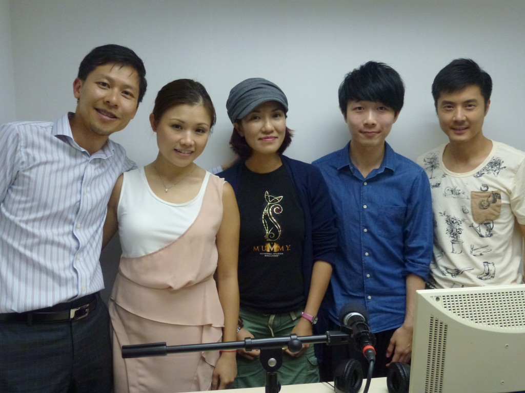 左起：黃國輝(GORDON)、唐家明(MANDY)、黃佩珍(JULIANA)、陳賢銘(IAN)、王志海(BRIAN)