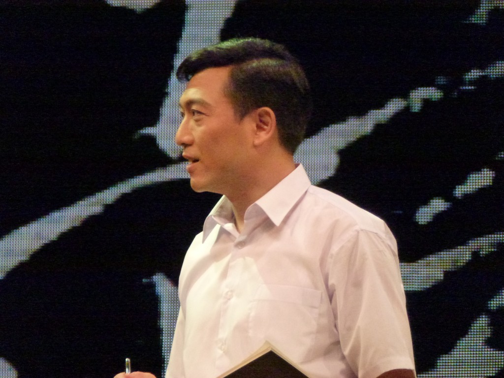 潘燦良飾演十三郎的徙弟，師徒二人亦師亦友，感情深厚。(部份場次由陳文剛飾演)