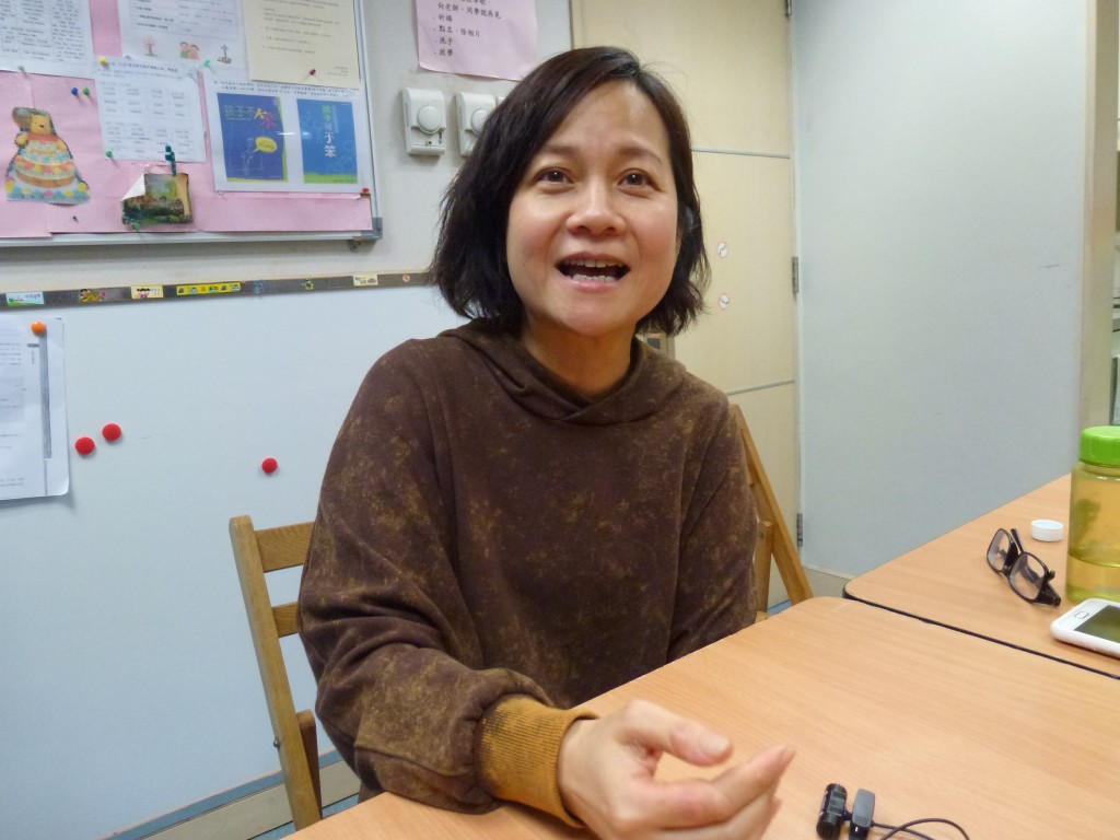 翠儀在教會內細說她的演藝歷程