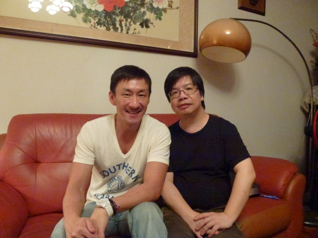 黃士偉二話不說，就答應接受我的訪問，地點還選在他家中。