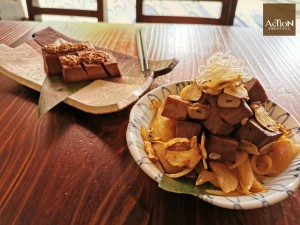 右﹕蒜香炒一口牛舌