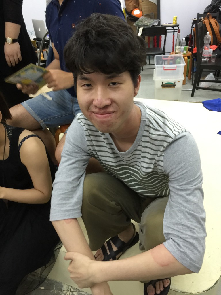 後台的STEPFAN 中場加入發表他對感情的看法