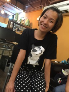 演藝學院畢業的珈顯，將主力在幕前工作。